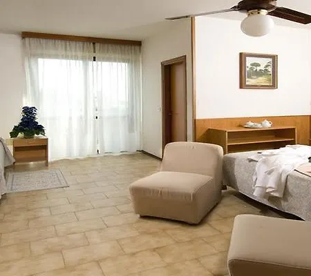 ホテル Genzianella